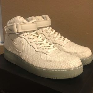 Nike Air Force 1 ‘07 LV8 Mid size 13 pre owned